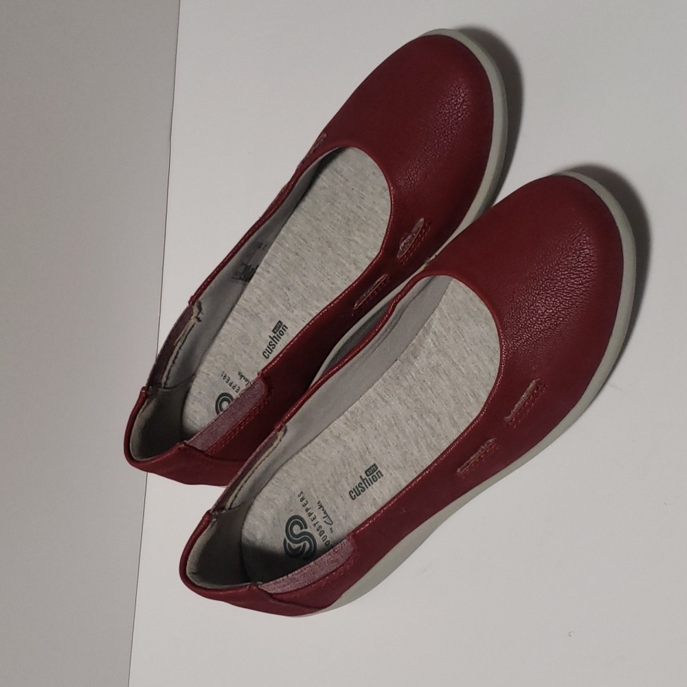 Comfort Women's Red Slip-On Flats
